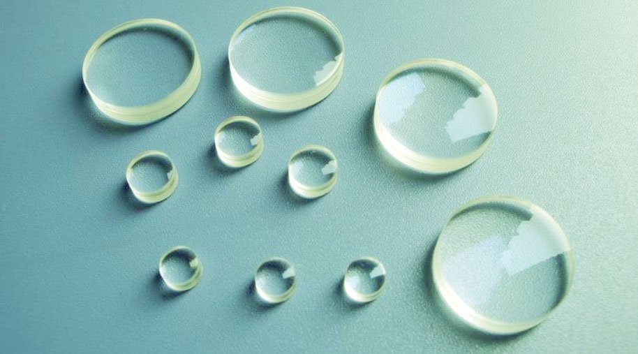 激光準(zhǔn)直鏡在激光器里有什么作用？